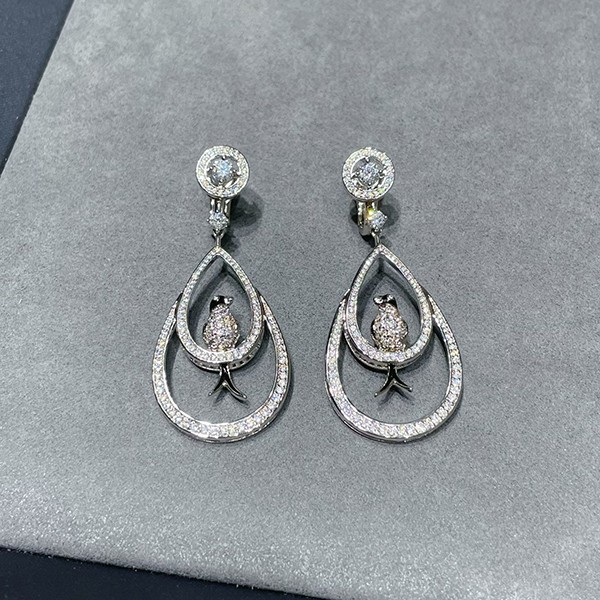 ブシュロン ツバメ ピアス bur36692