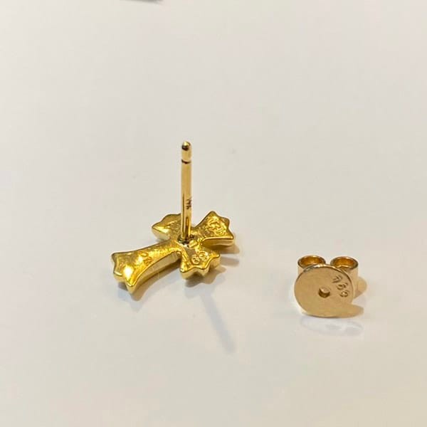 n級品 おすすめクロムハーツ 22K CHクロス スタッド イヤリング コピー Kug89298