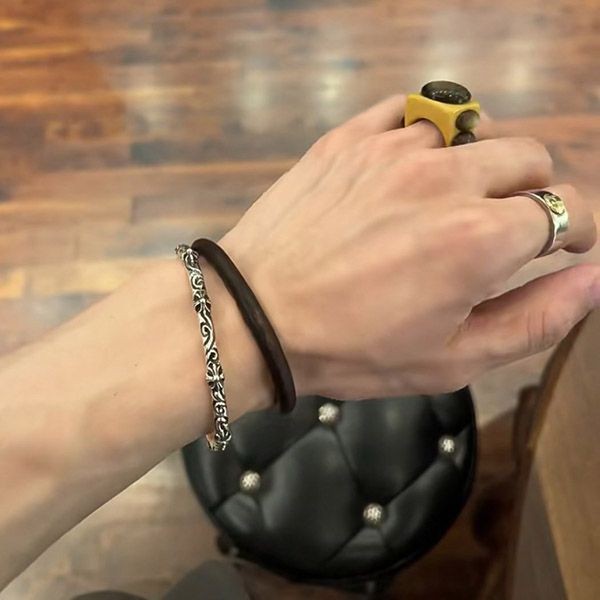 クロムハーツ バンドバングル コピー ブレスレット シルバー Kuy56780