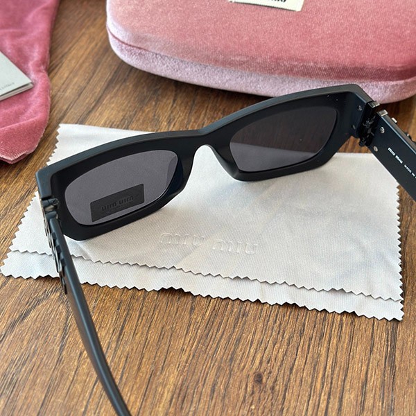 ミュウミュウ Sunglasses サングラス コピー myd20974