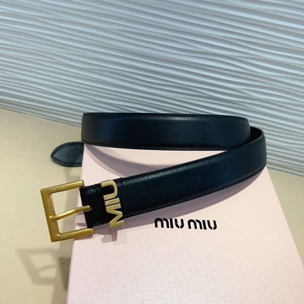 最新でオシャレミュウミュウ コピー ロゴ メタル バックル レザー ベルト 3色 myi17067