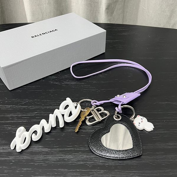 バレンシアガ CITYチャームハート 偽物 bak52765