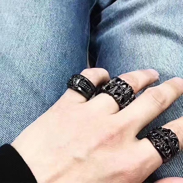 クロムハーツ ブラック&シルバー スクエア 埋葬リング コピー Kud95025