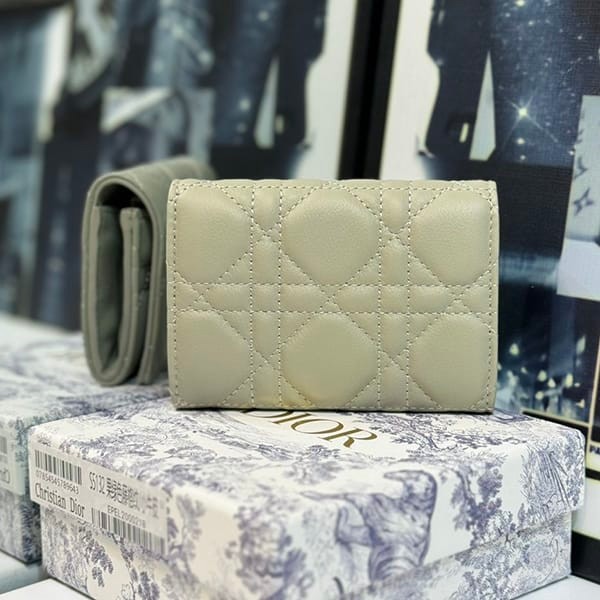 高品質ディオール n級品 CARO ウォレット ミニ財布 der73713