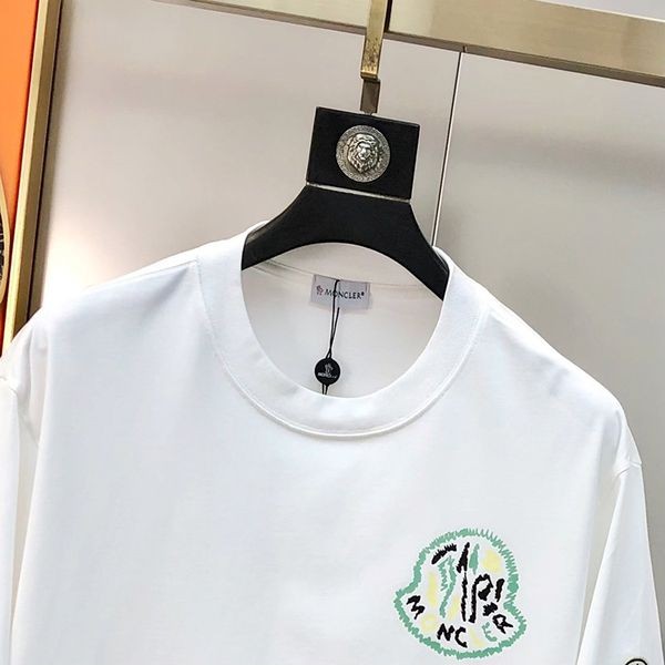 絶対欲しい!モンクレール 刺繍ロゴ Tシャツ 偽物 ★ブラック&ホワイト moe32910