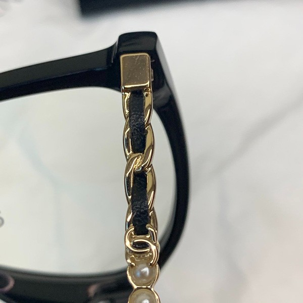 パールが素敵!シャネル ロゴ メガネ コピー shk51600