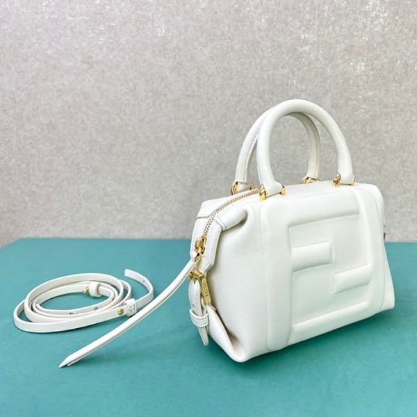 フェンディ スーパーコピー FF Cube レザー ミニバッグ 4色 fey57620