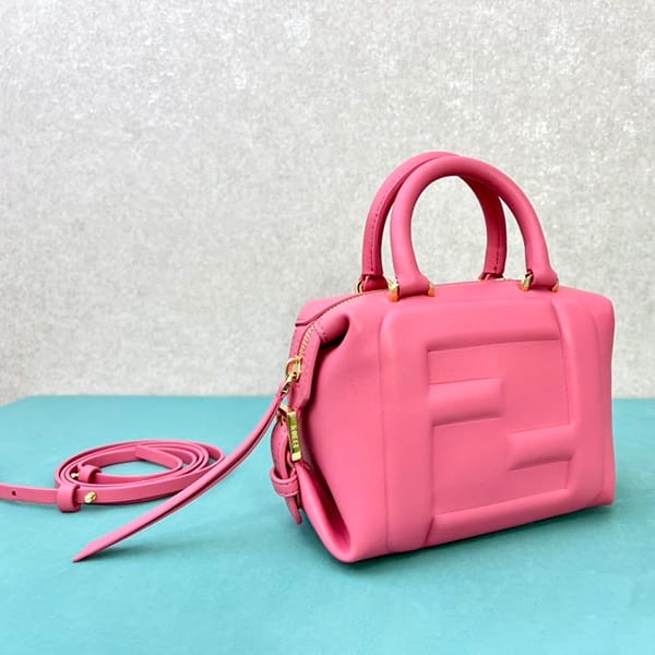 フェンディ スーパーコピー FF Cube レザー ミニバッグ 4色 fey57620