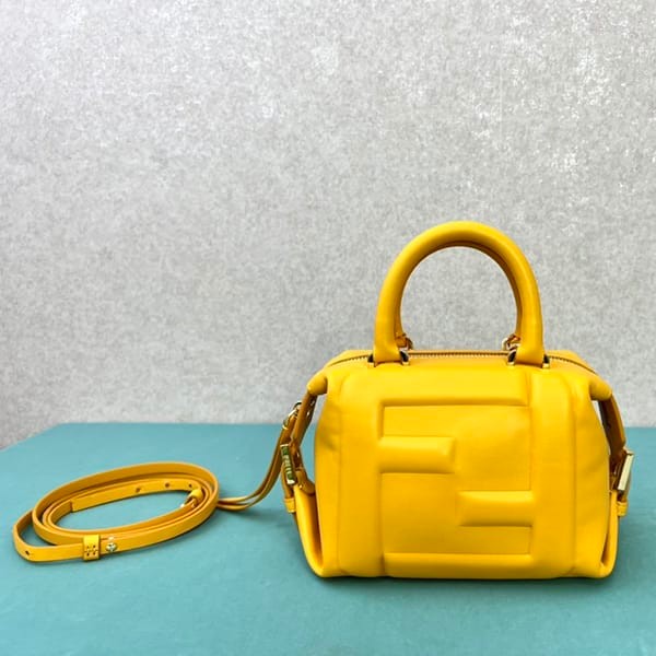 フェンディ スーパーコピー FF Cube レザー ミニバッグ 4色 fey57620
