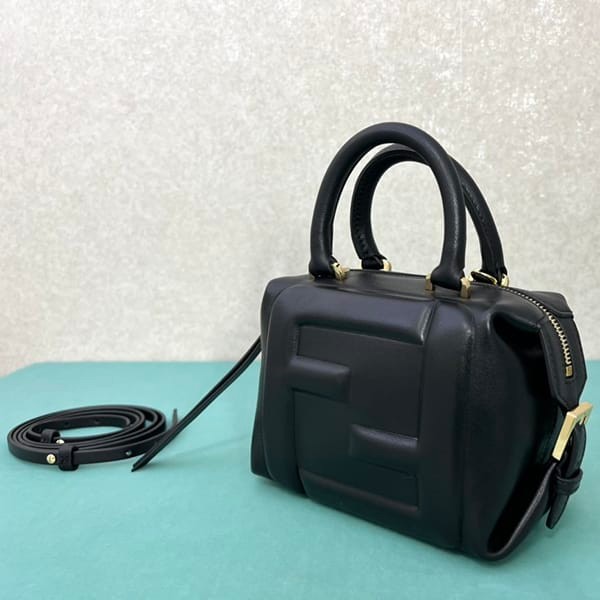 フェンディ スーパーコピー FF Cube レザー ミニバッグ 4色 fey57620