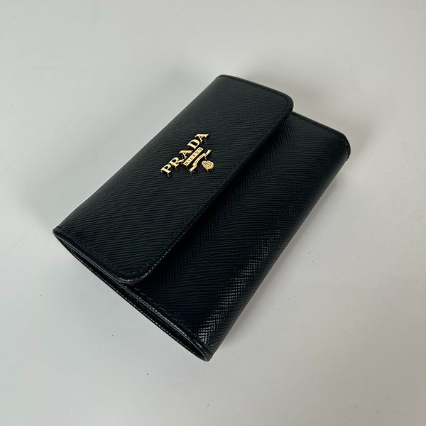 すぐ届 プラダ 偽物☆ヴィッテロムーブ 三つ折り財布 ロゴ pua00924