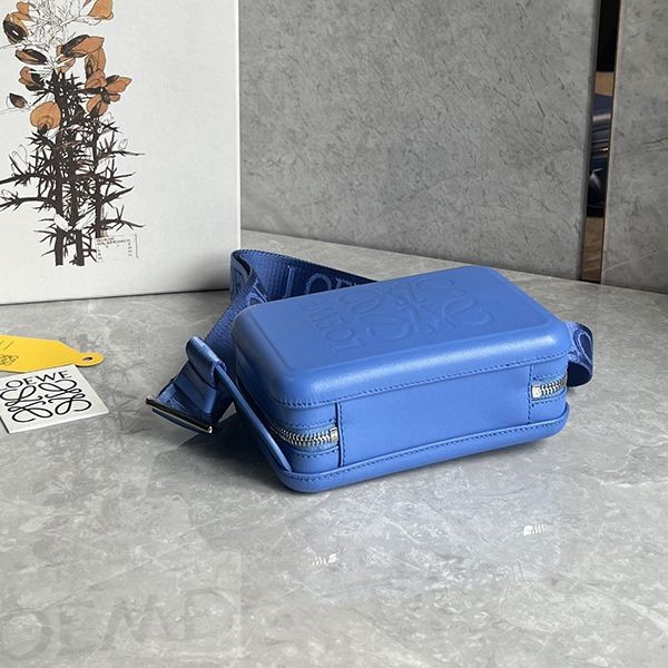 数量限定!ロエベ Molded Sling コピー カーフスキン スリングバッグ B987W42X0
