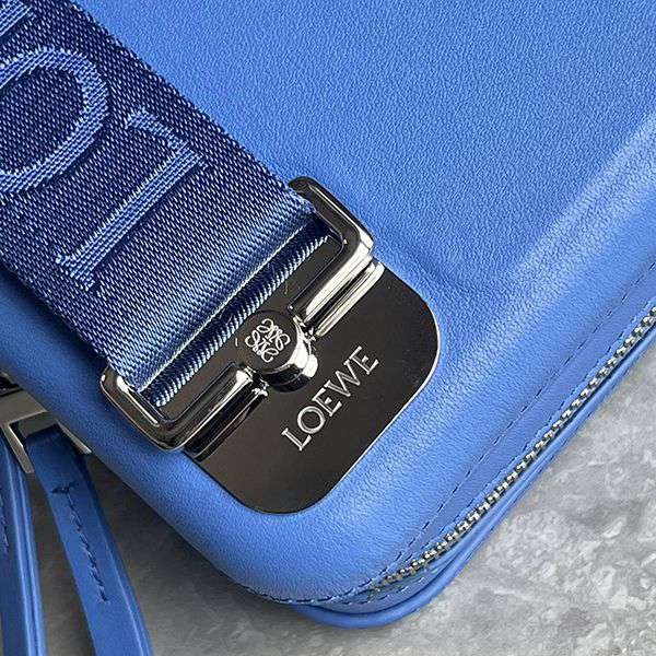 数量限定!ロエベ Molded Sling コピー カーフスキン スリングバッグ B987W42X0