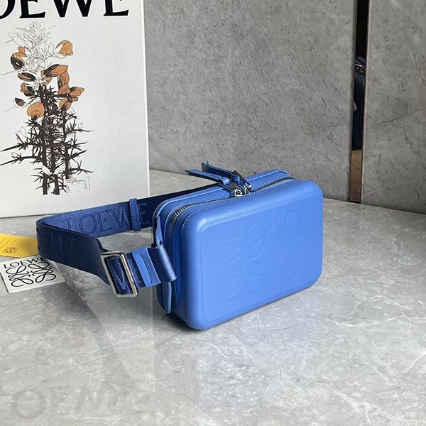 数量限定!ロエベ Molded Sling コピー カーフスキン スリングバッグ B987W42X0