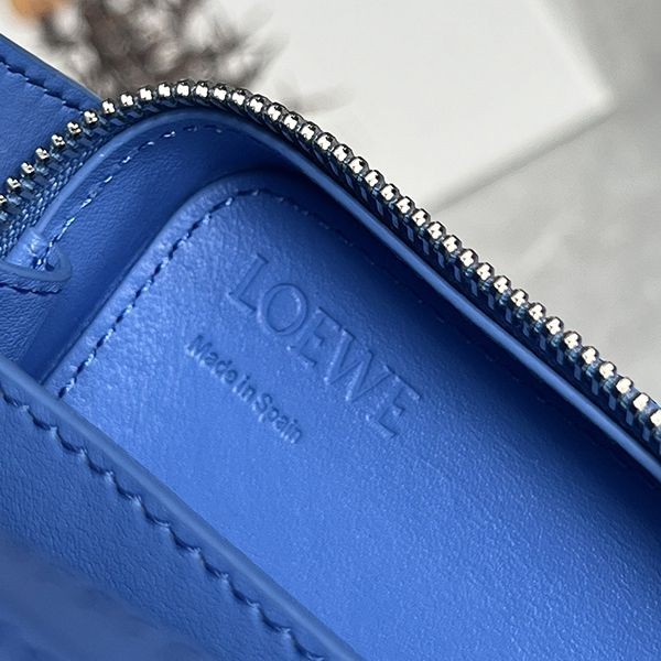 数量限定!ロエベ Molded Sling コピー カーフスキン スリングバッグ B987W42X0