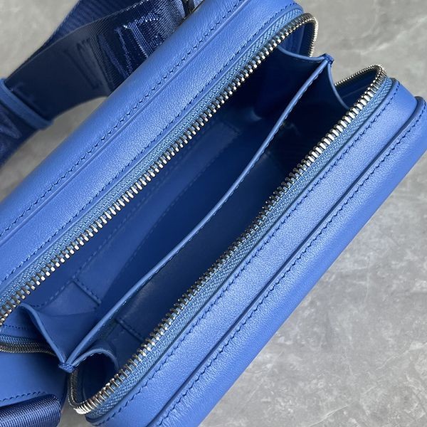 数量限定!ロエベ Molded Sling コピー カーフスキン スリングバッグ B987W42X0