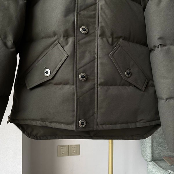 ムースナックルズ 3Q JACKET 偽物 ダウンジャケット moa32085