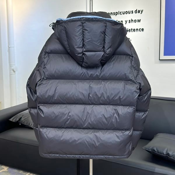 モンクレール CYCLONE ダウンジャケット コピー商品 moz74377
