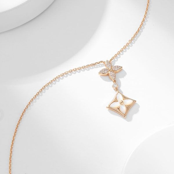 大人気!ルイヴィトン ペンダント n級品 スター ブロッサム Q94676