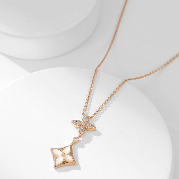大人気!ルイヴィトン ペンダント n級品 スター ブロッサム Q94676
