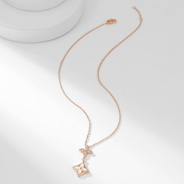 大人気!ルイヴィトン ペンダント n級品 スター ブロッサム Q94676