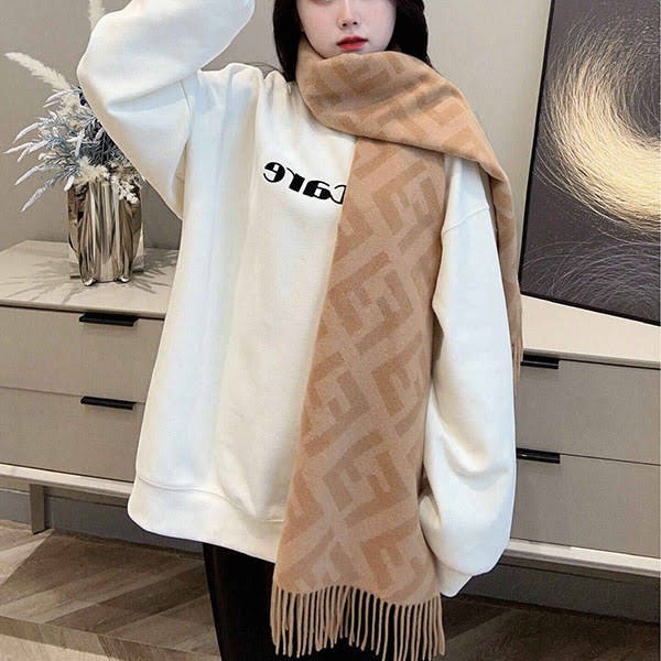 【使い勝手抜群】フェンディ FFモチーフ カシミヤ 偽物 ロングマフラー fej01448