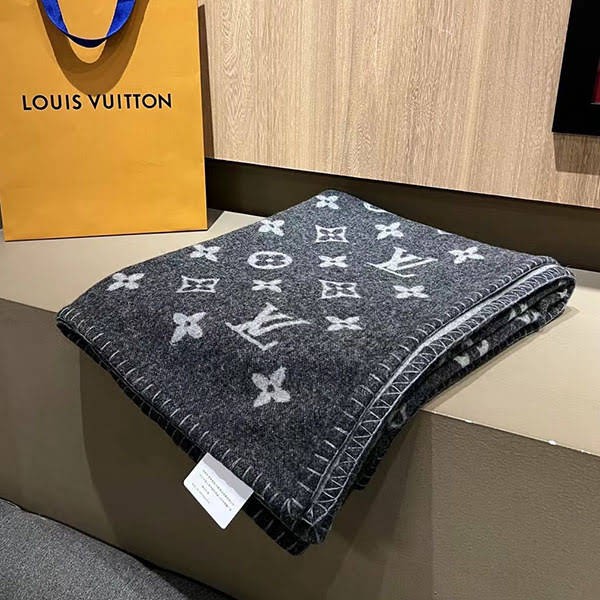 ルイヴィトン モノグラム エクリプスブランケット vuk78247
