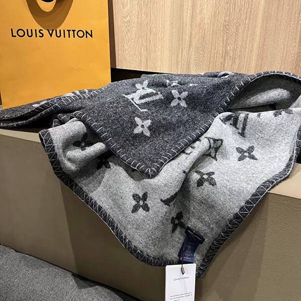 ルイヴィトン モノグラム エクリプスブランケット vuk78247