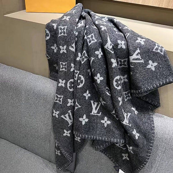 ルイヴィトン モノグラム エクリプスブランケット vuk78247
