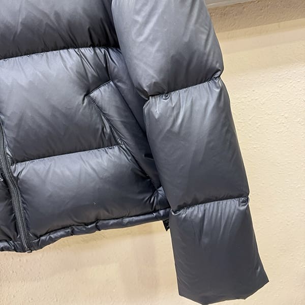 バレンシアガ n級品 3B SPORTS ICON SKI ダウンジャケット 2色 bab88470