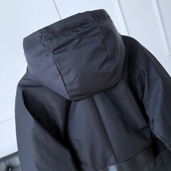 激安価格!プラダ スーパーコピー Re-Nylonダウンジャケット pui04262