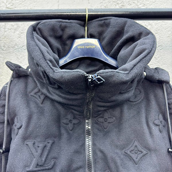 大人気☆ルイヴィトン コピー☆モノグラム ボーイフッド パファ ジャケット vug51832