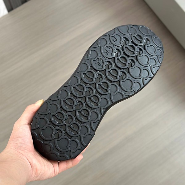 超希少!モンクレール TRAILGRIP LITE 2スニーカー n級品 mou74400