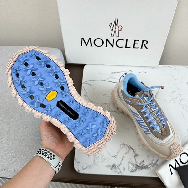 モンクレール Trailgrip GTX トレーナー パロディ moc34843