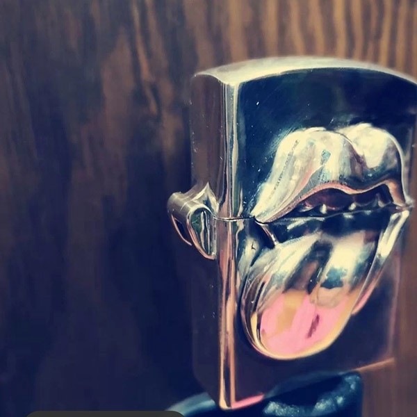 クロムハーツ Zippo コピー ライター リップ&タン Kua31345