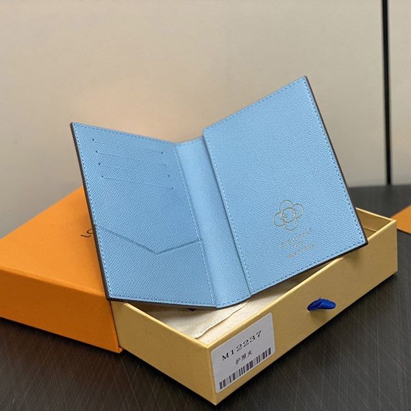 ルイヴィトン パスポートケース スーパーコピー M12237