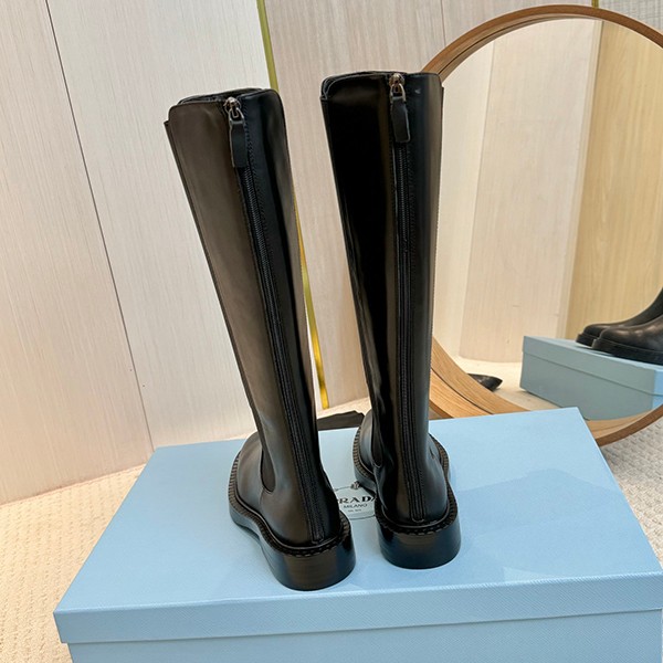 秋冬大セール プラダ n級品 ブラッシュドレザーx Re-Nylon ブーツ puo59858