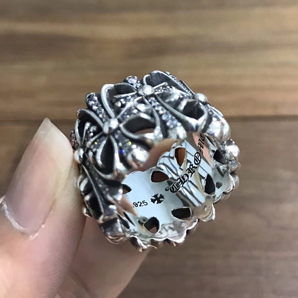 送料込 クロムハーツ スーパーコピー セメタリークロス ダイヤ リング Kuk31573