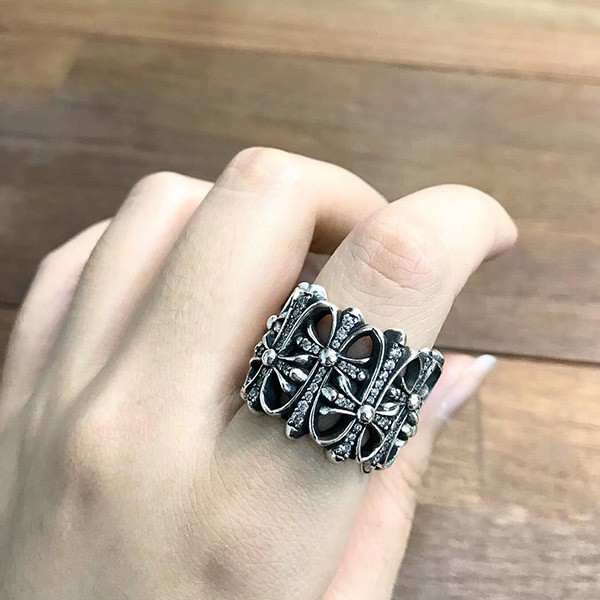 送料込 クロムハーツ スーパーコピー セメタリークロス ダイヤ リング Kuk31573