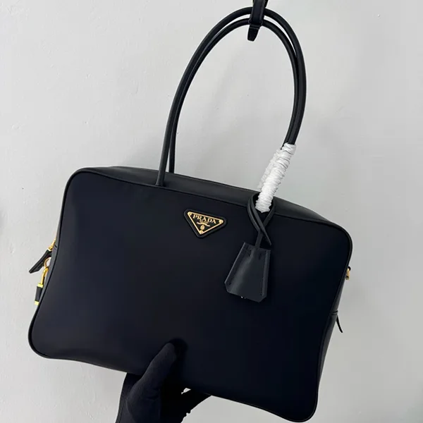 超希少!プラダ Re-Nylon レザー製 ハンドバッグ ラージ フェイク puf75889