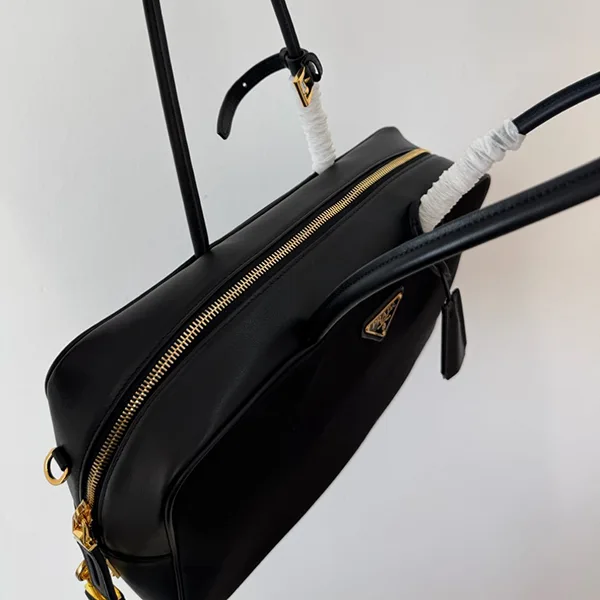 超希少!プラダ Re-Nylon レザー製 ハンドバッグ ラージ フェイク puf75889