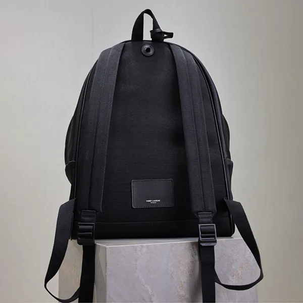 プレゼント最適サンローラン リサイクルナイロン製 バックパック 贋物 Saf27157