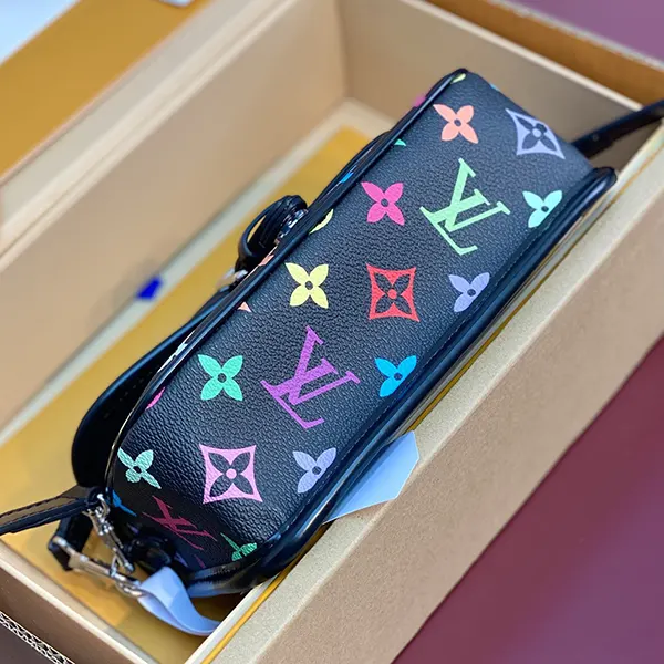 ギフトに最適 ルイヴィトン 村上隆 コラボ 偽物 Nano Diane vux92653