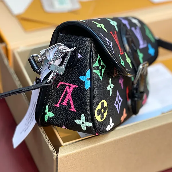ギフトに最適 ルイヴィトン 村上隆 コラボ 偽物 Nano Diane vux92653