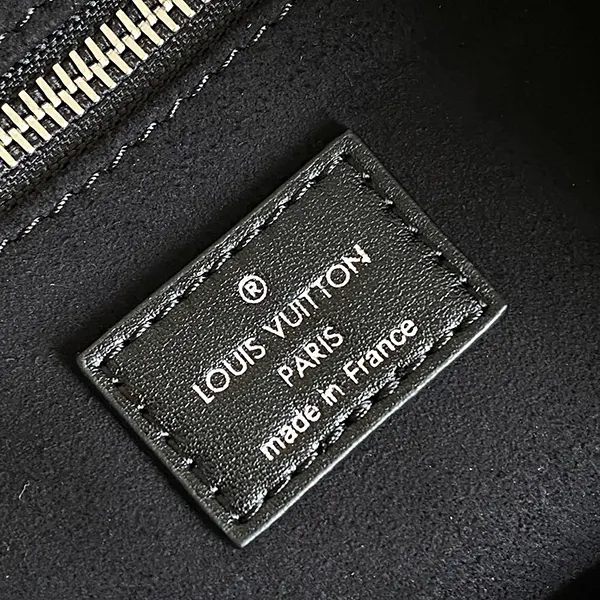 ルイヴィトン ポシェット付きバッグ 偽物 キャリーオール ダーク M13105