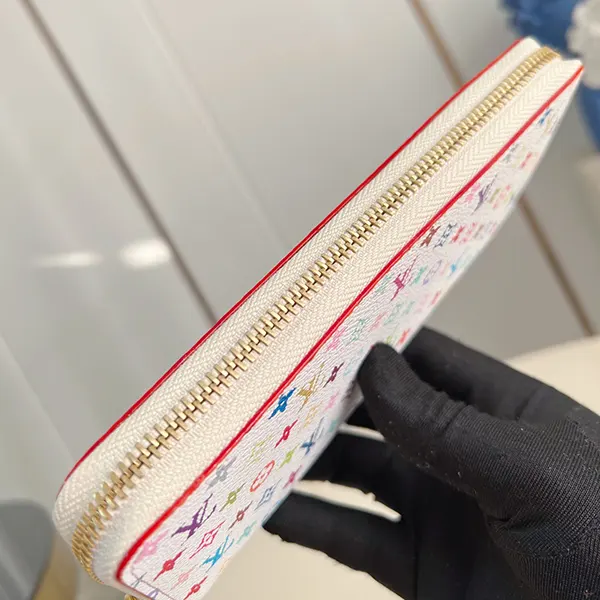 《大人気》ルイヴィトン 村上隆 モノグラム 長財布 コピー vug79225
