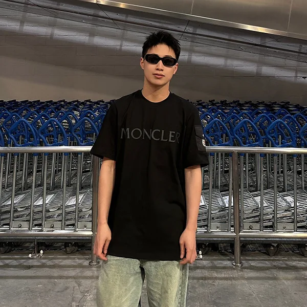 モンクレール コピー◆パッチポケット付きコットン製Tシャツ mov78415