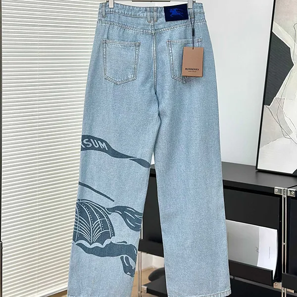 バーバリー EKD オーバーサイズフィット デニム ジーンズ 偽物 Bab25335