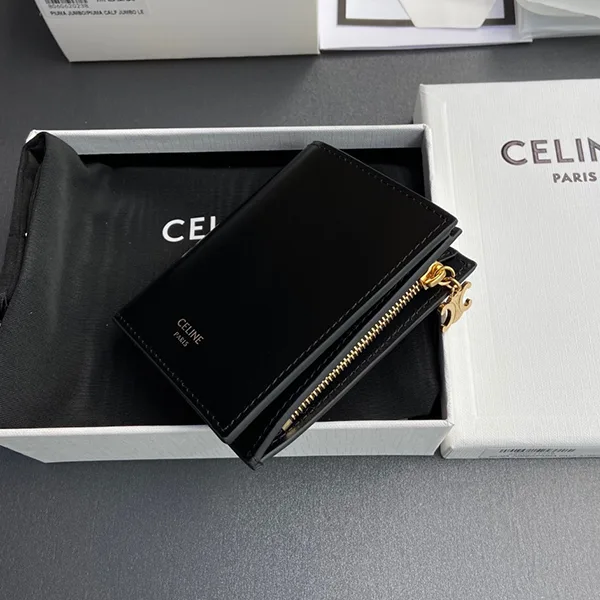 セリーヌ コンパクトウォレット トリオンフ コピー商品 Cep31732