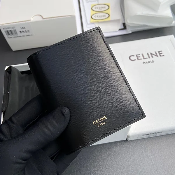 セリーヌ コンパクトウォレット トリオンフ コピー商品 Cep31732